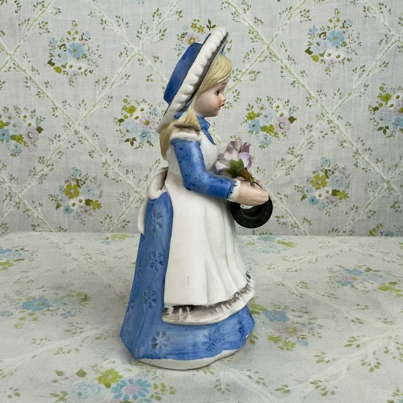🧵 Adorable Vintage Thread & Scissor Holder Figurine 🪡 - Picture 5 of 8